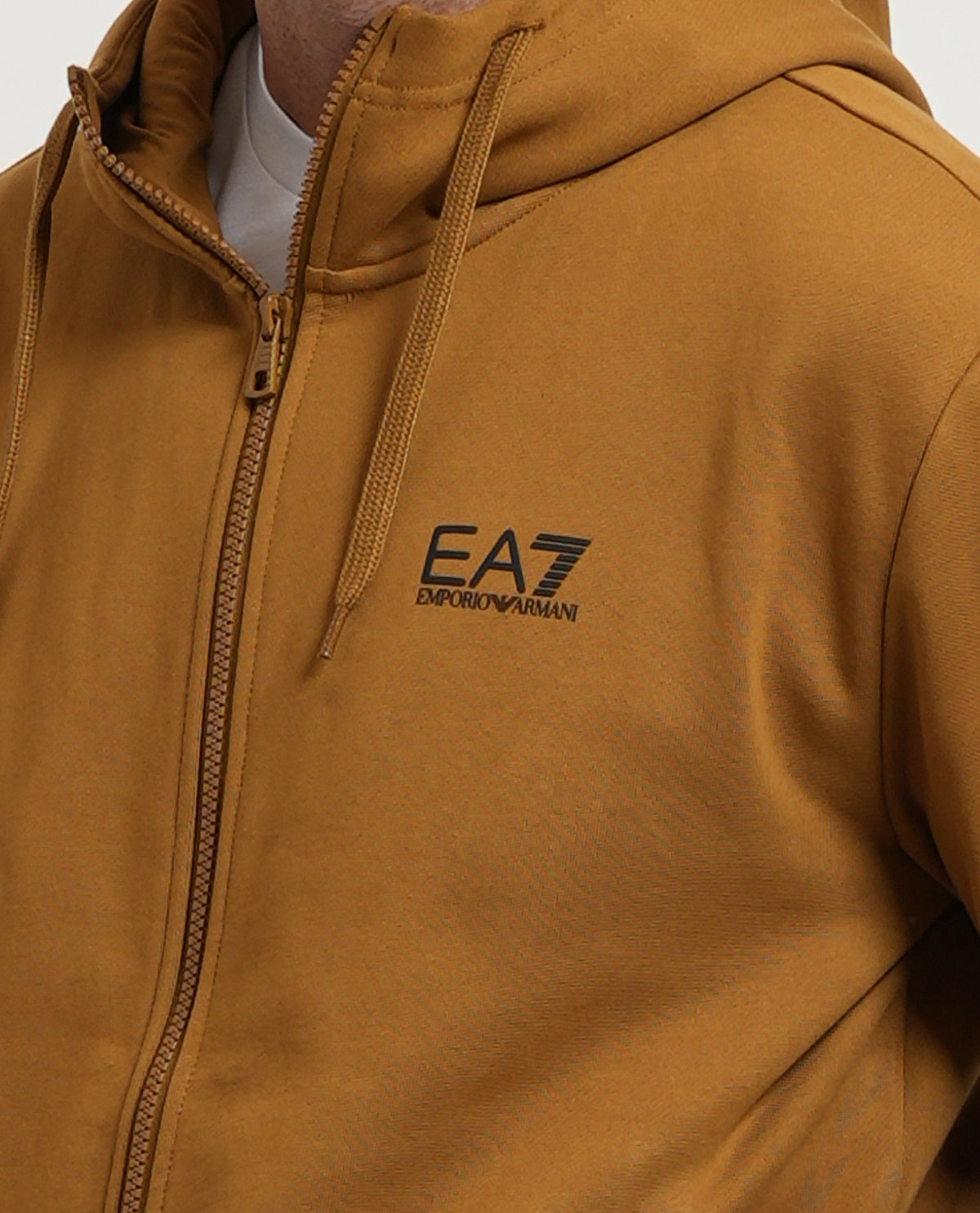 Tuta in cotone EA7 uomo con cappuccio e zip 