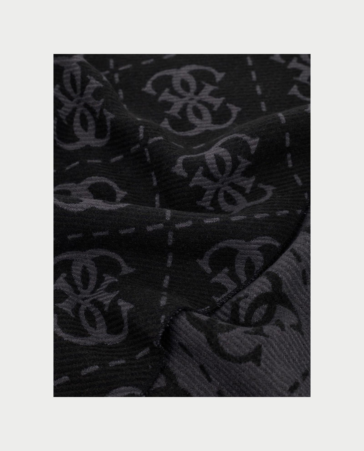 Sciarpa donna Guess con logo all over 