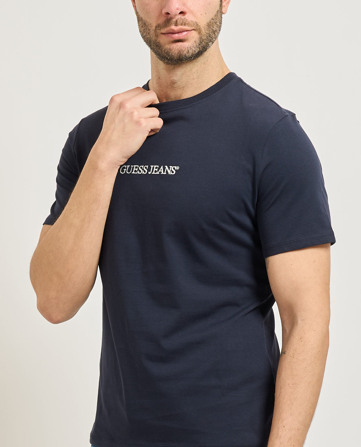 T-shirt uomo Guess con logo ricamato<BR/> 
