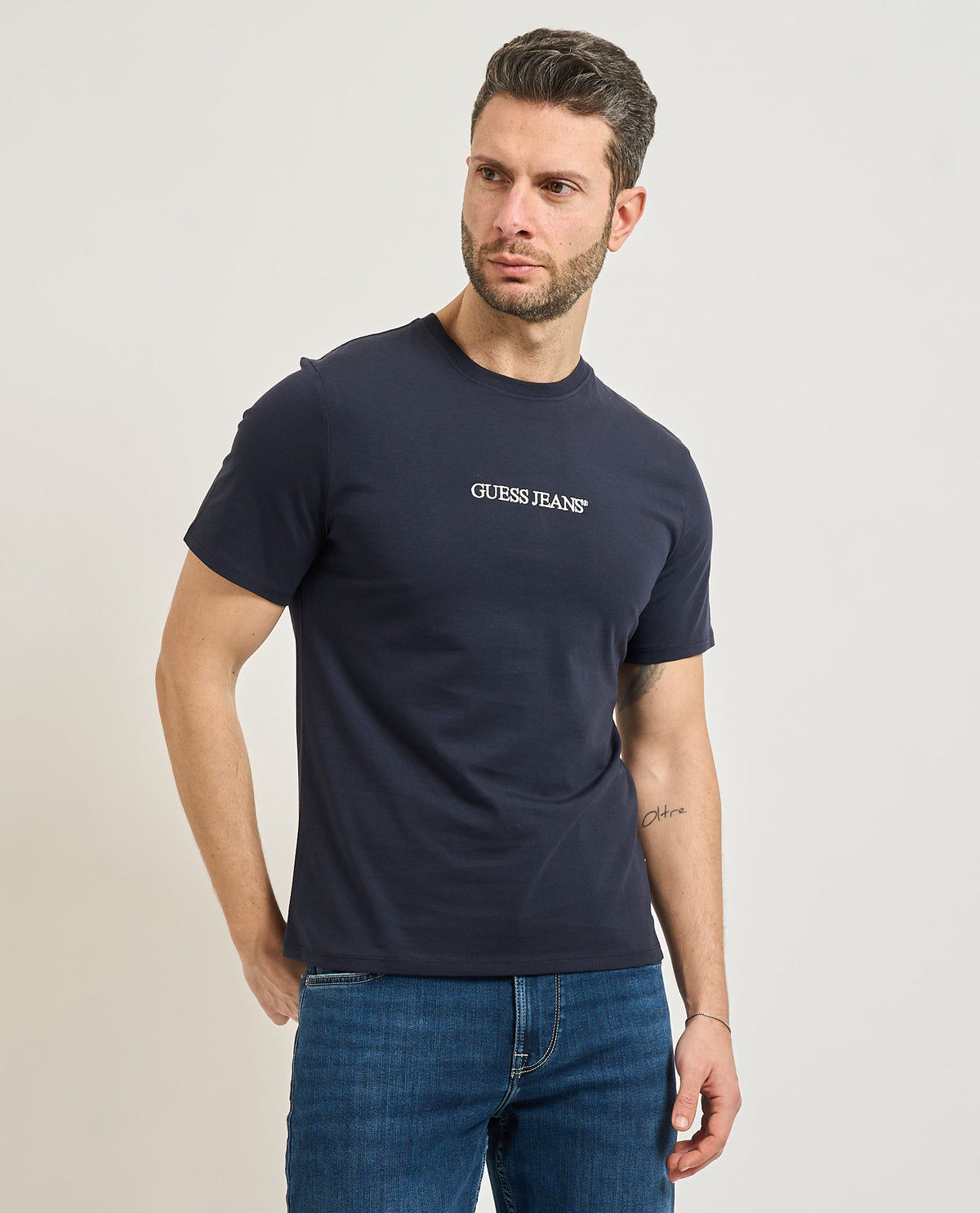 T-shirt uomo Guess con logo ricamato<BR/> 