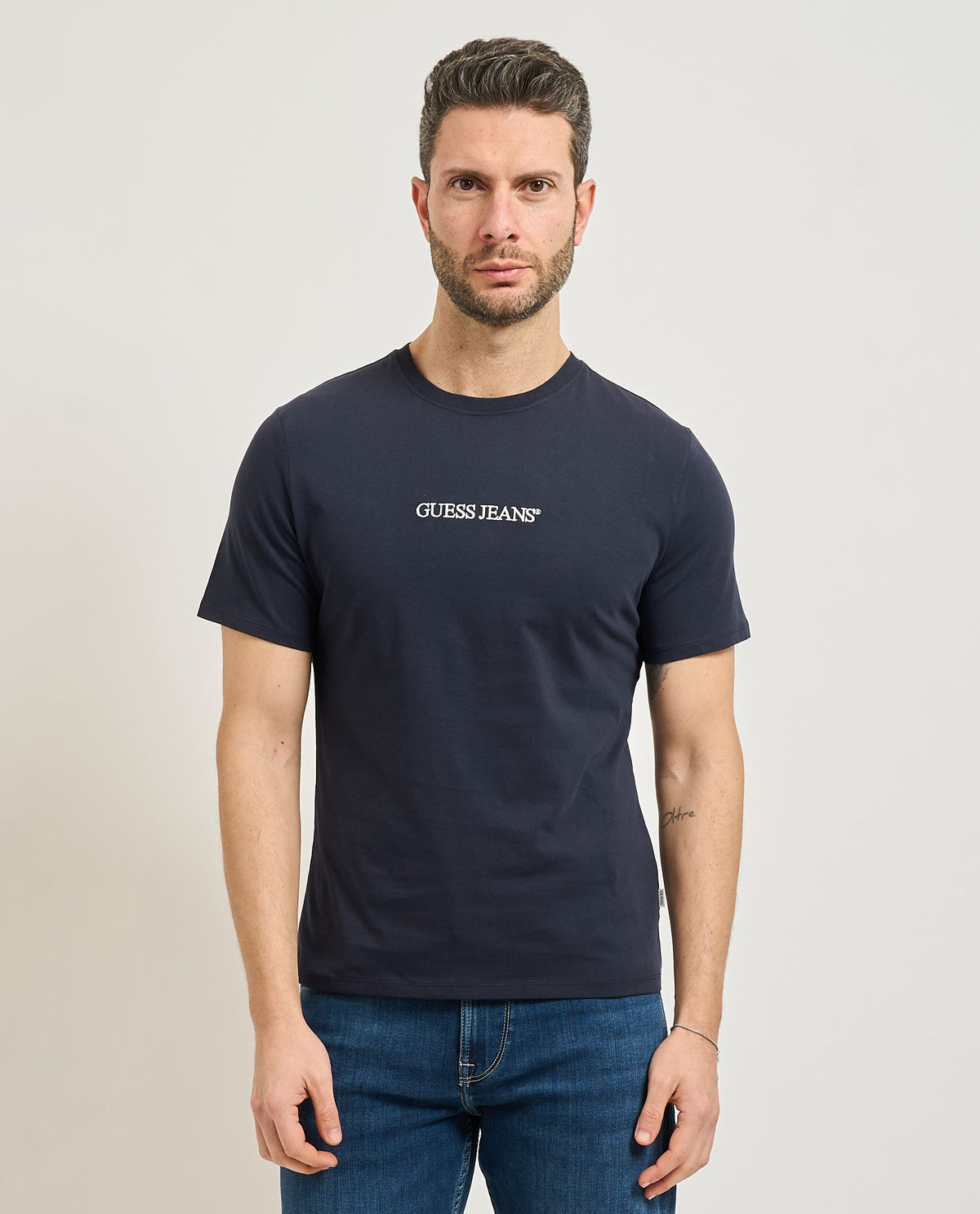 T-shirt uomo Guess con logo ricamato<BR/> 