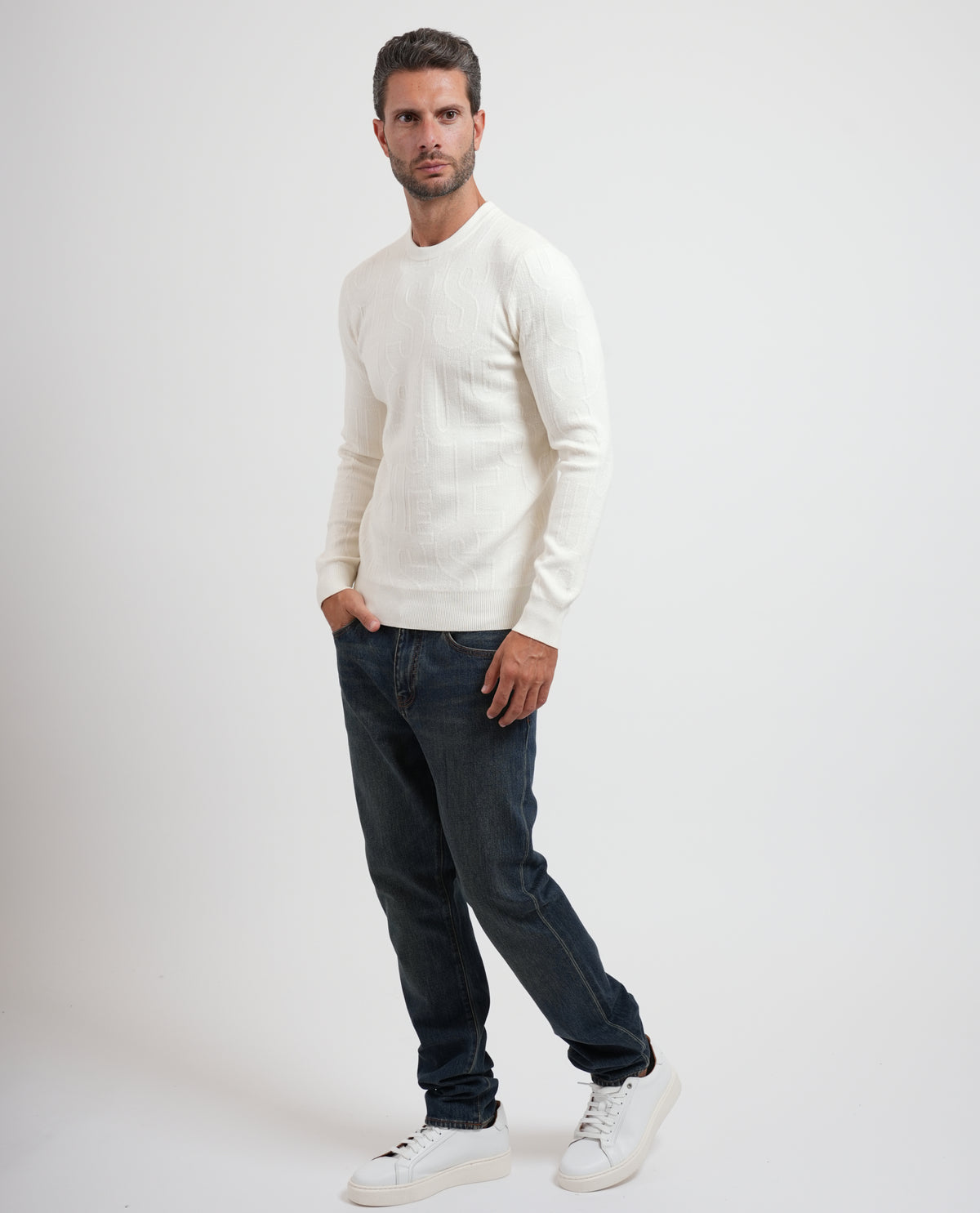 Maglione Uomo Guess con logo su tutta la superfice 