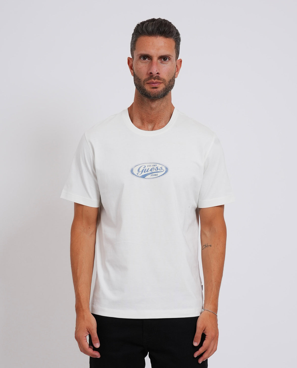 T-shirt uomo Guess con logo centrale 