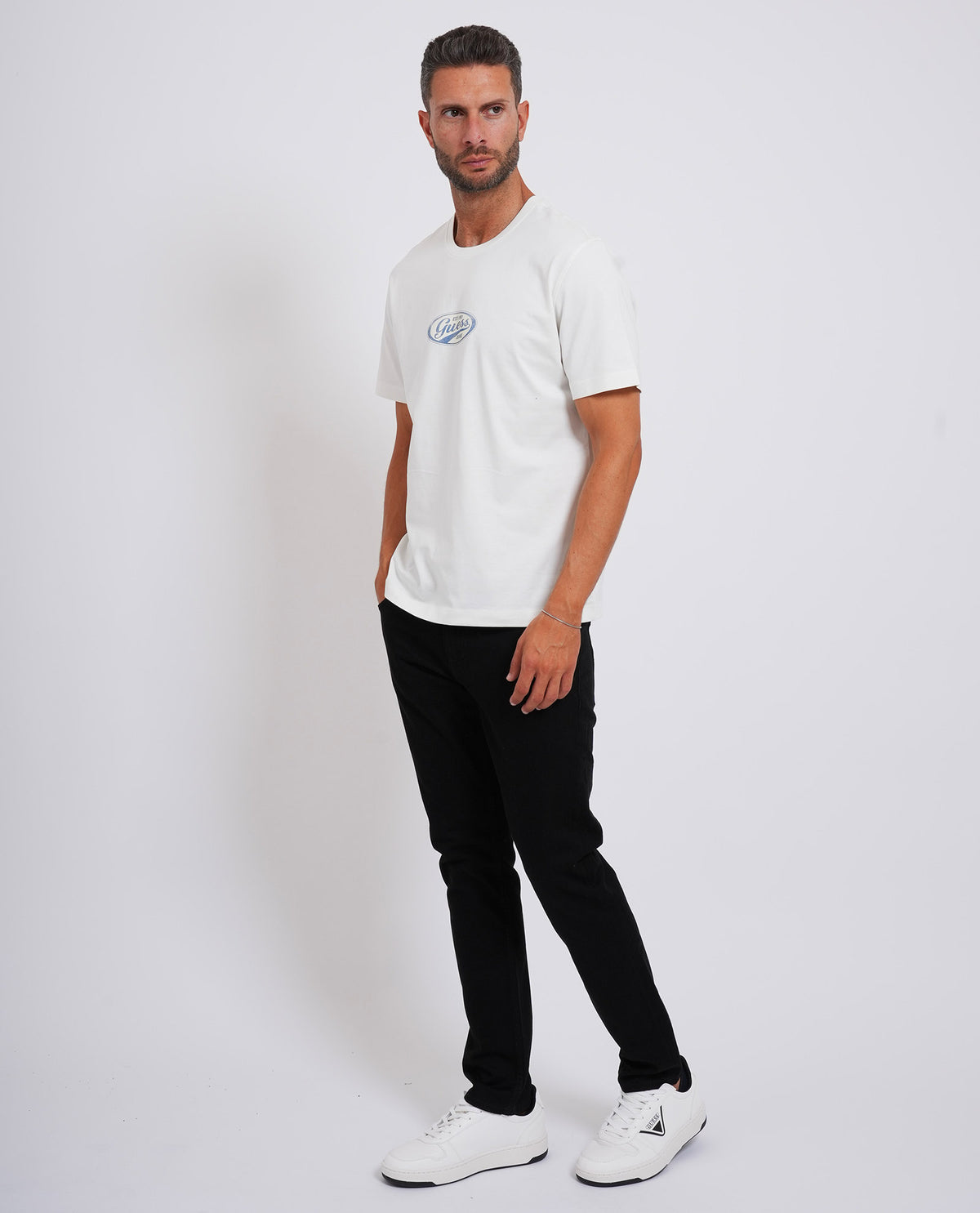 T-shirt uomo Guess con logo centrale 