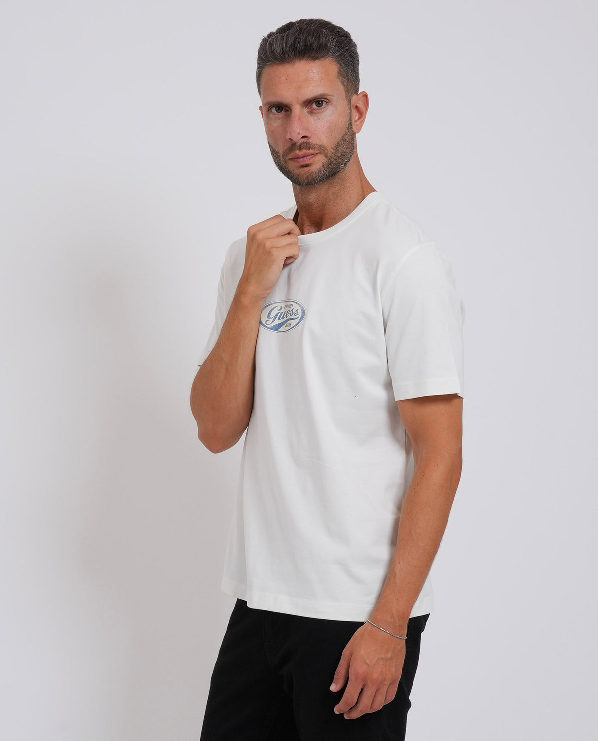 T-shirt uomo Guess con logo centrale 