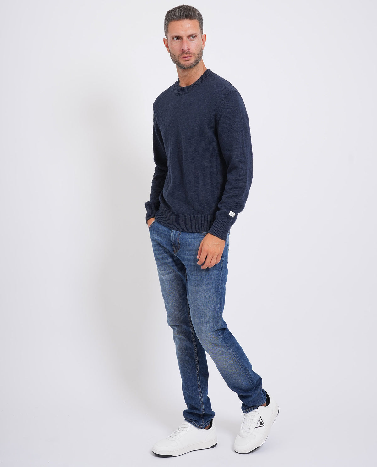 Maglione girocollo Guess in cotone 