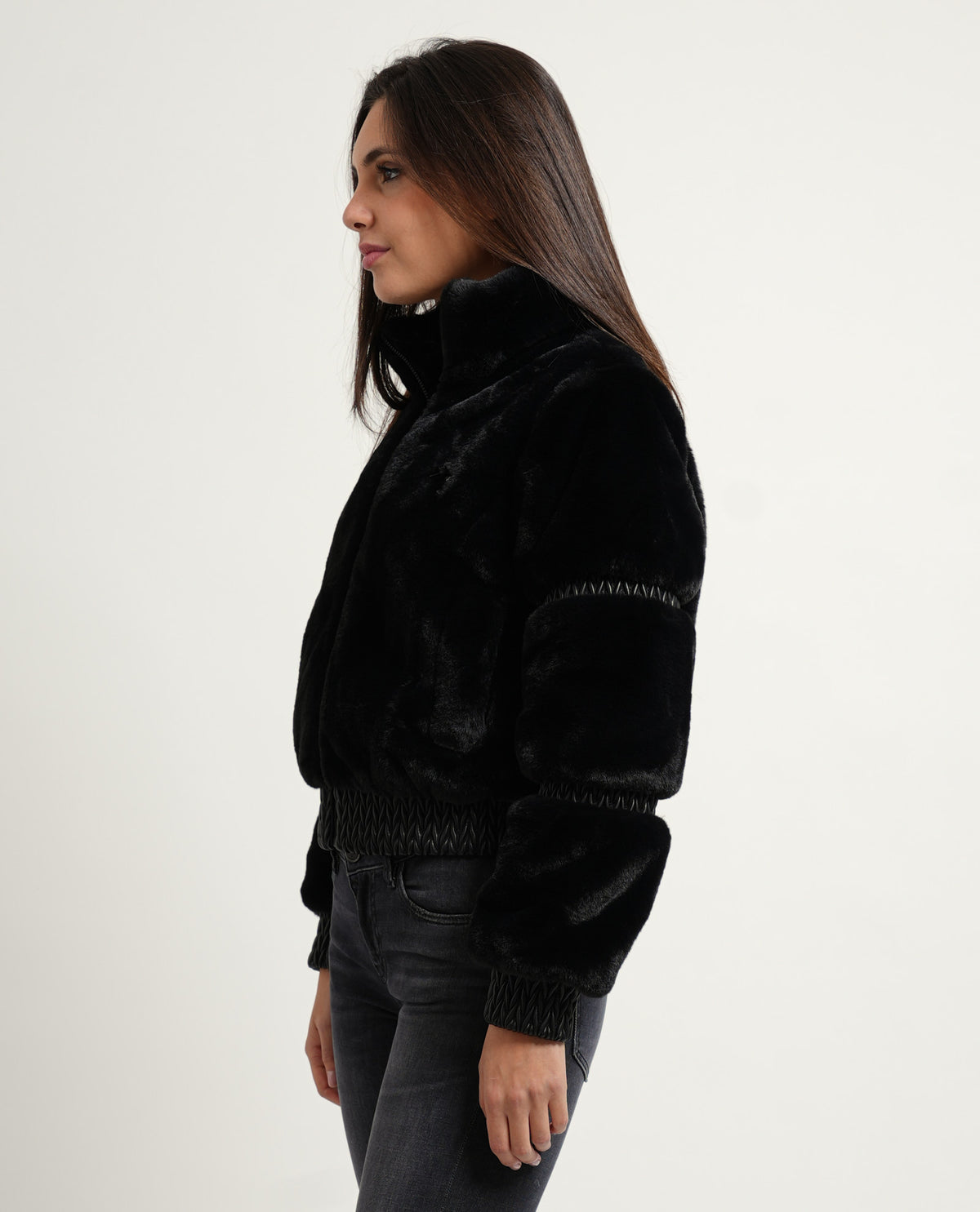 Giubbotto donna Guess dal tessuto morbido 