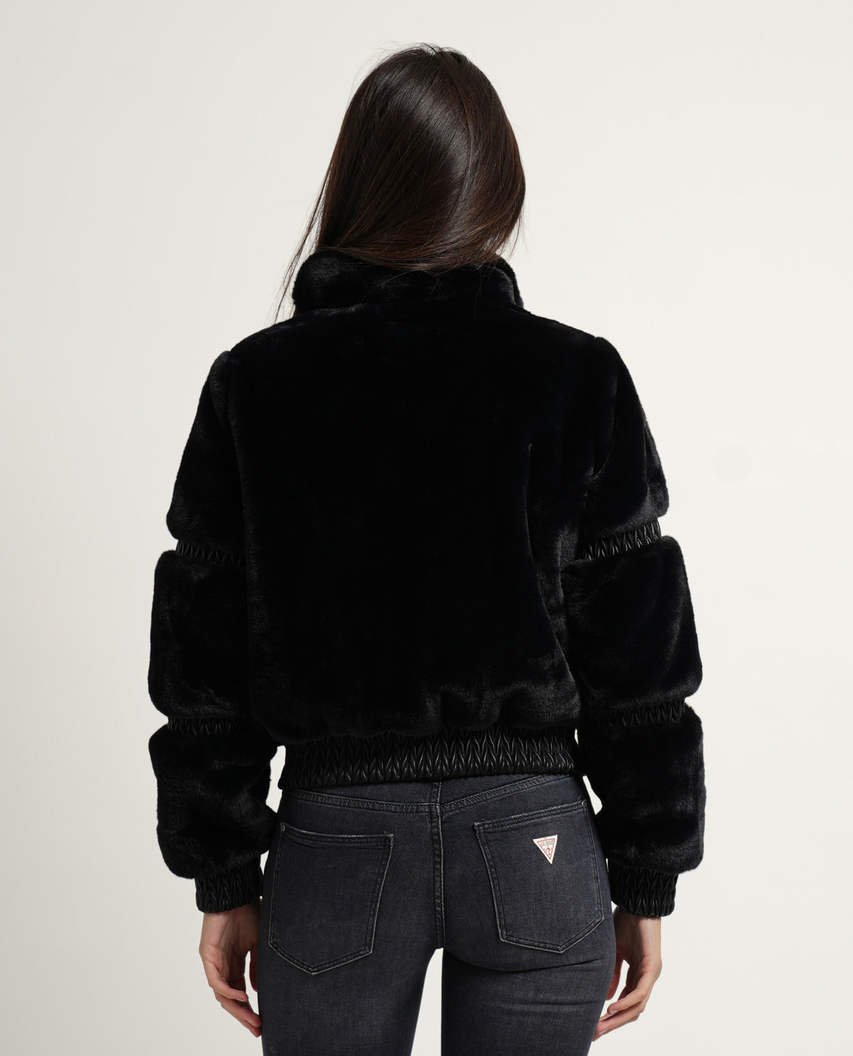 Giubbotto donna Guess dal tessuto morbido 