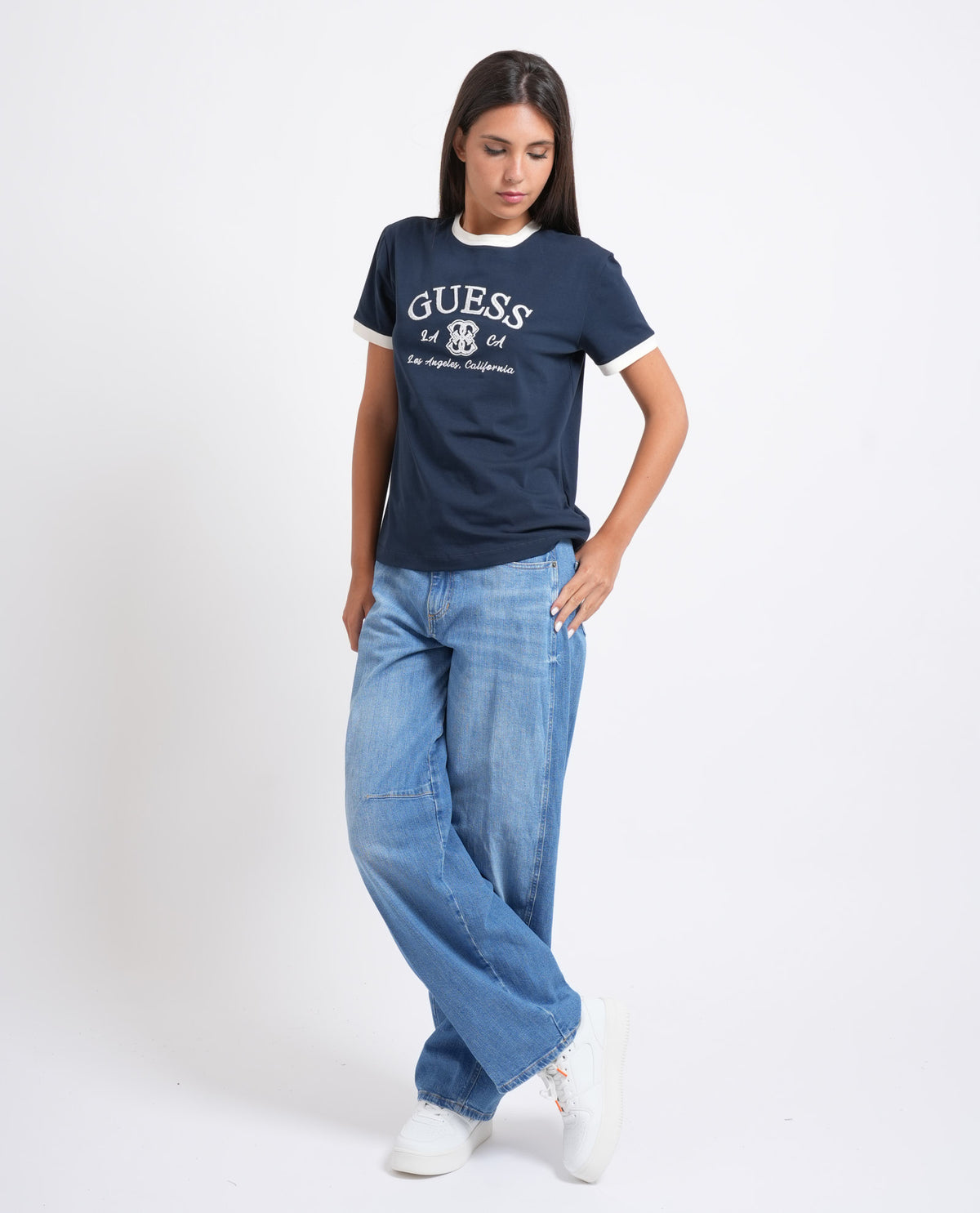T-shirt donna Guess con profili a contrasto 