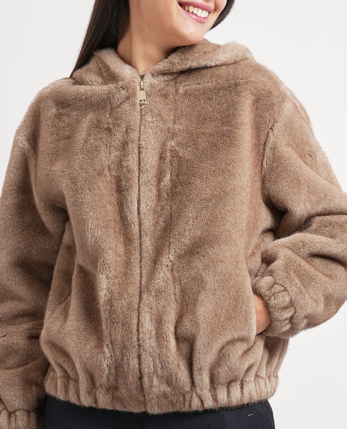 Giacca con cappuccio in pelliccia sintetica Guess donna 