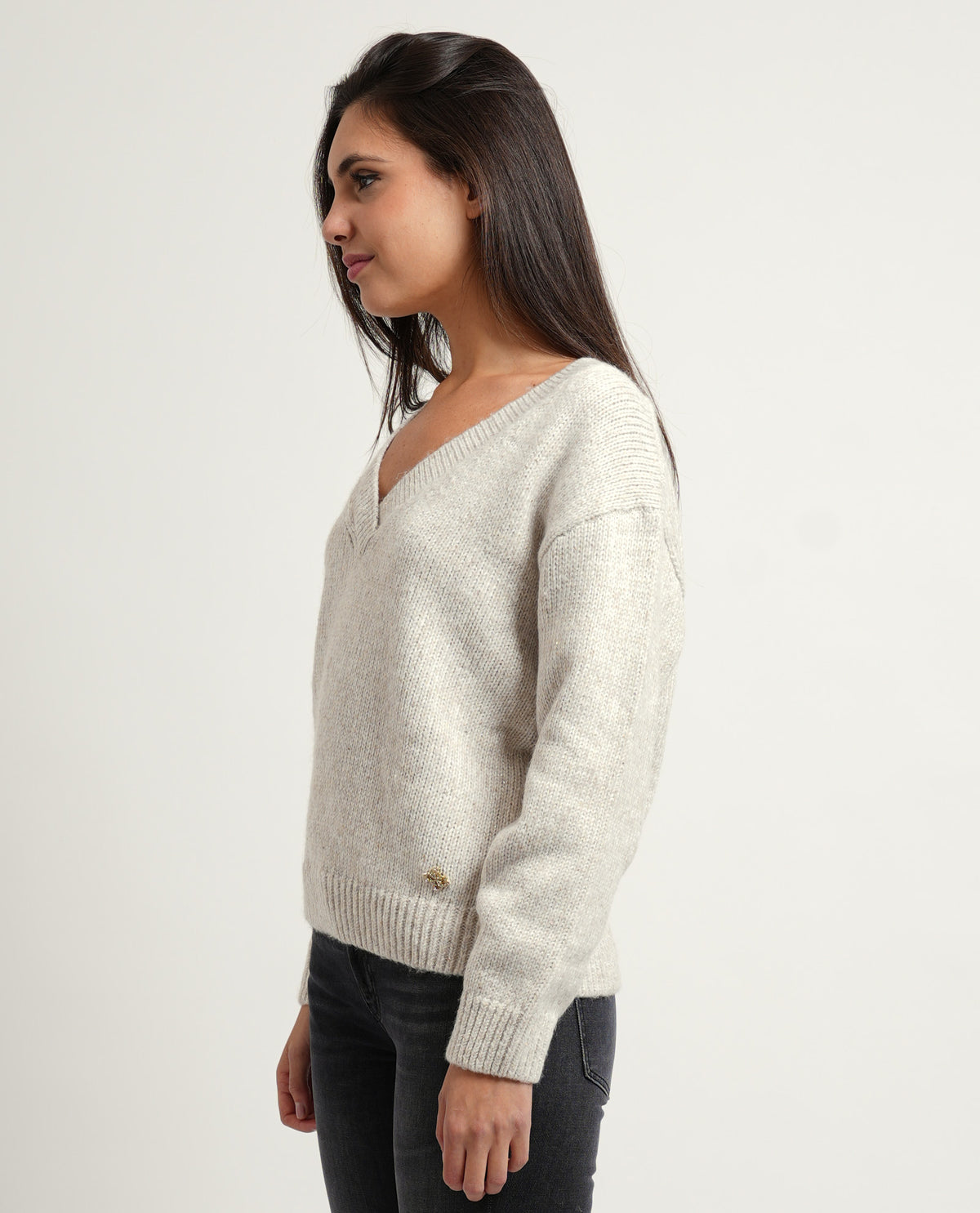 Maglione donna Guess con scollo a V 