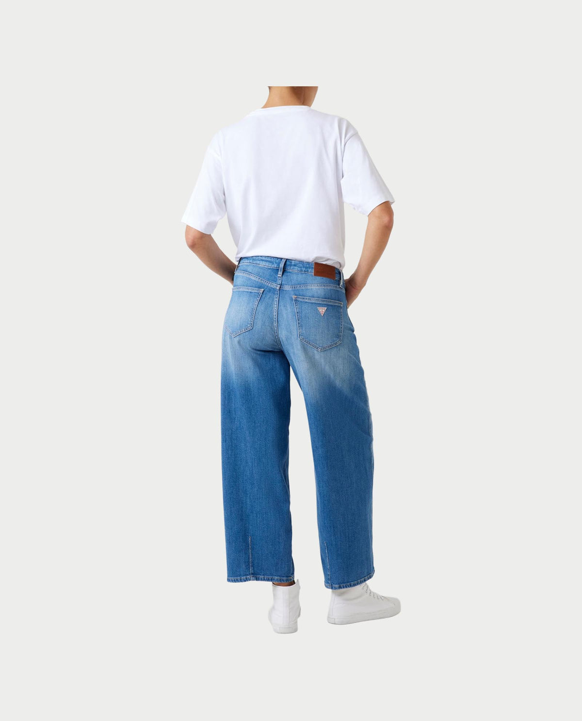 Jeans donna Guess taglio barrel leg 