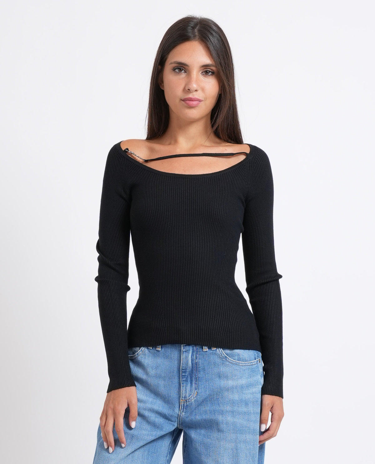Maglione donna Guess con ampia scollatura 