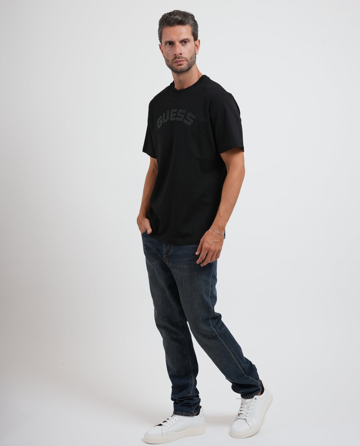 T-shirt uomo Guess con logo 