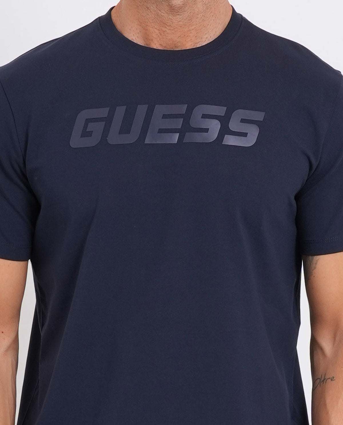 T-shirt uomo Guess con collo rotondo 