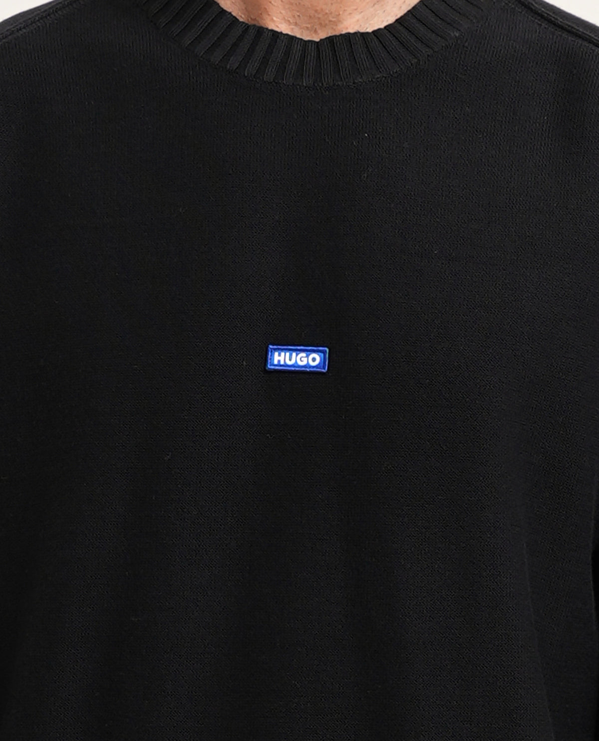 Maglione uomo Hugo girocollo con etichetta logo 