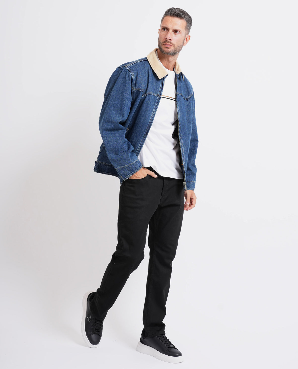 Giubbotto uomo Hugo in denim con tasche 