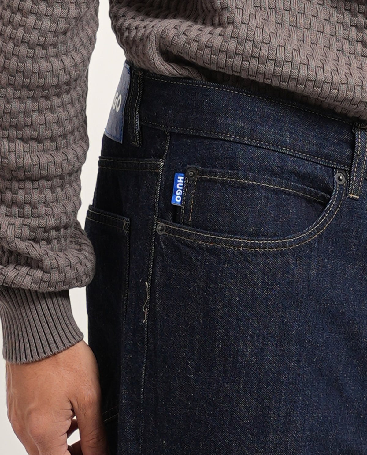 Jeans buggy fit Hugo uomo in denim scuro 