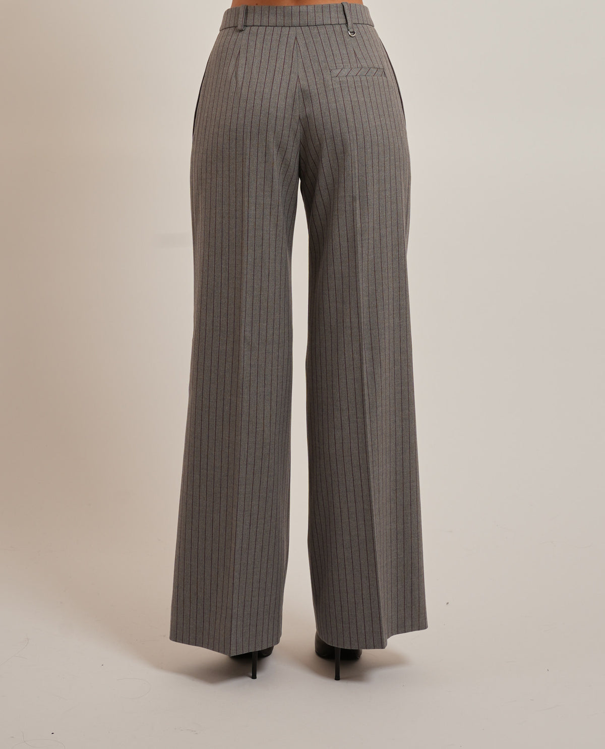 Pantaloni donna Hugo regular fit gessati 