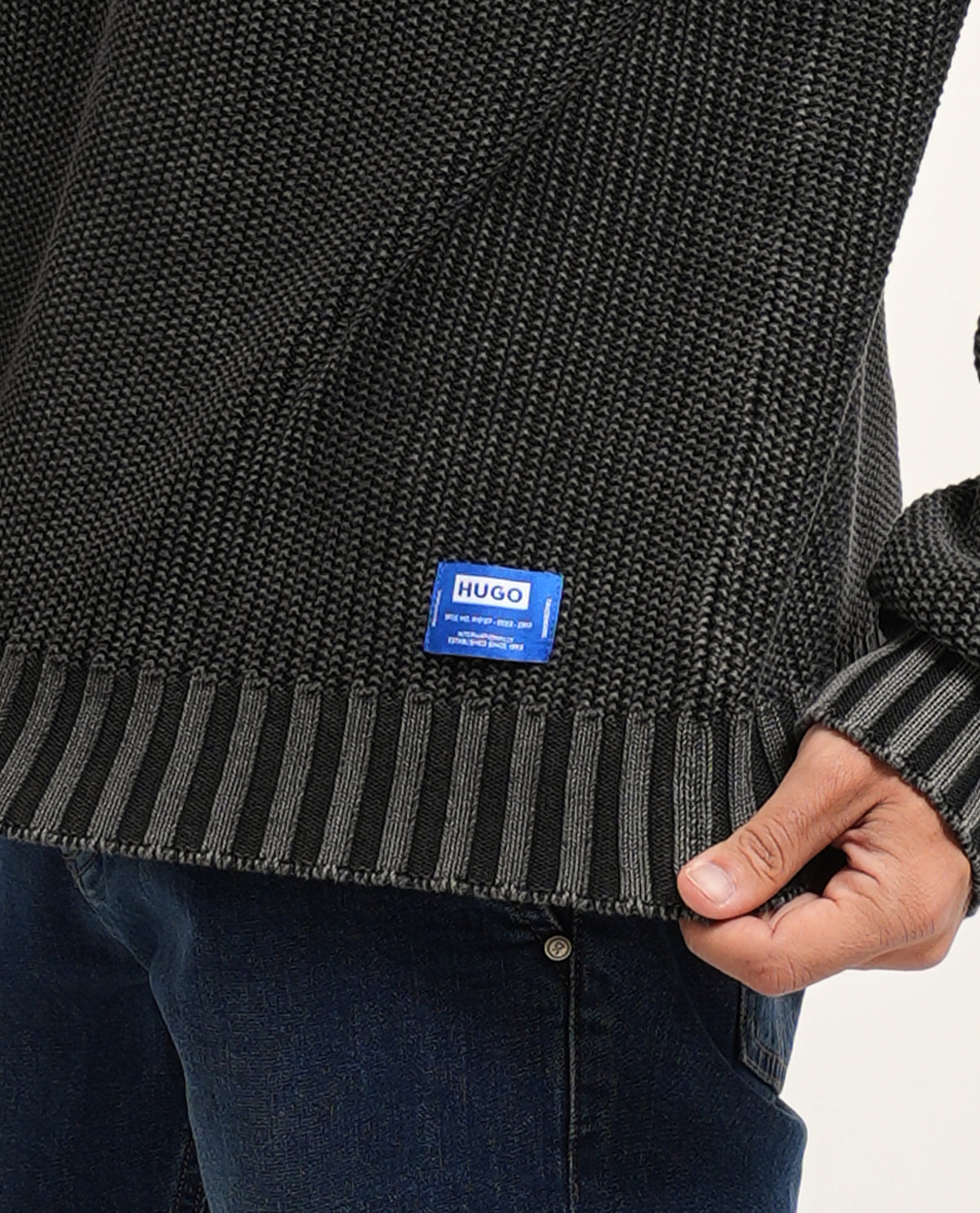 Maglione uomo Hugo con lavorazione a coste 