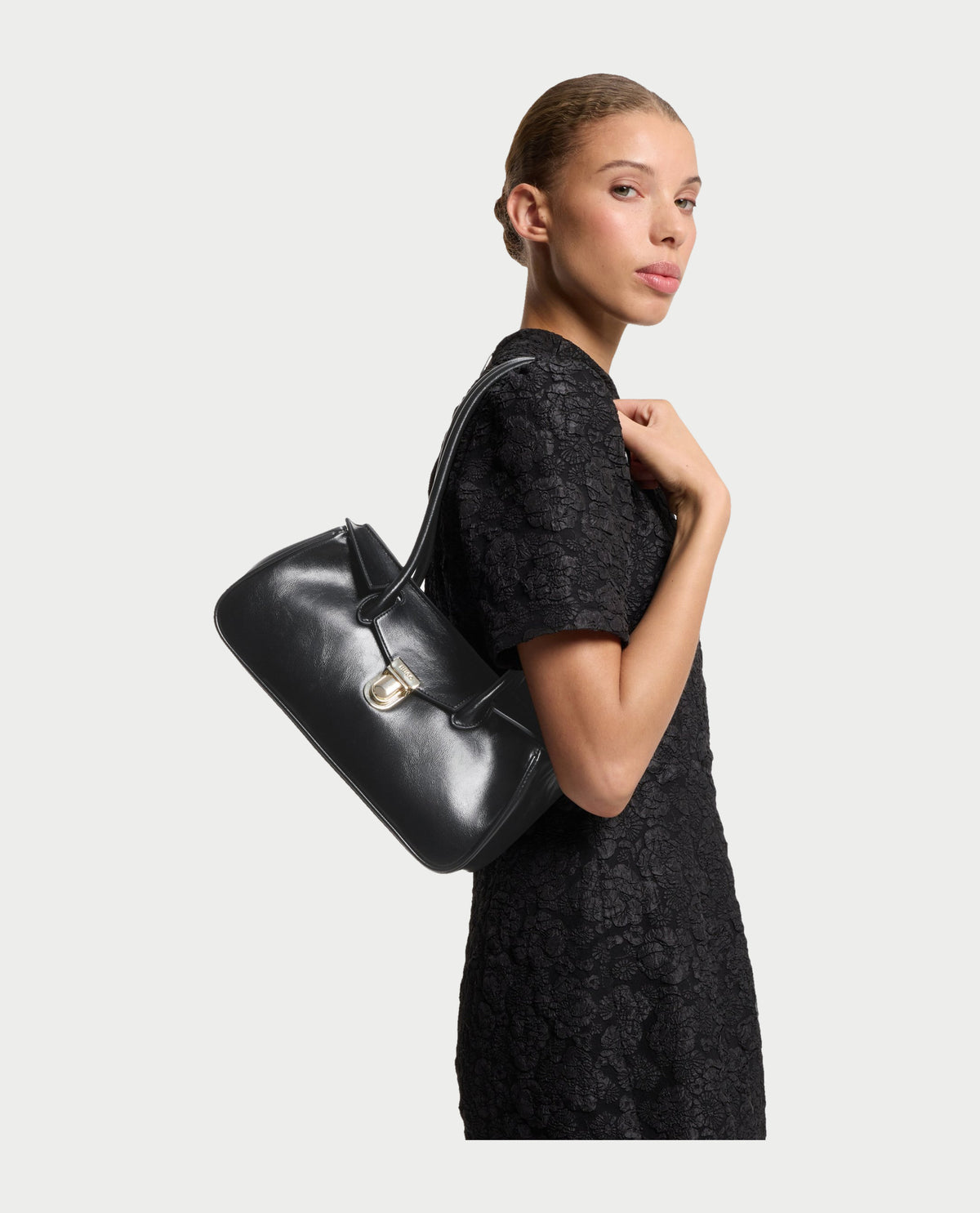 Borsa a tracolla Hugo donna con chiusura dorata<BR/> 
