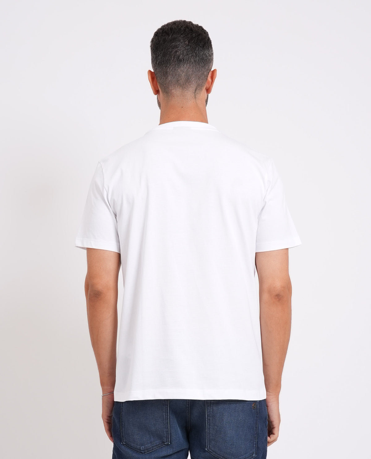T-shirt uomo Hugo con rosa sul petto 