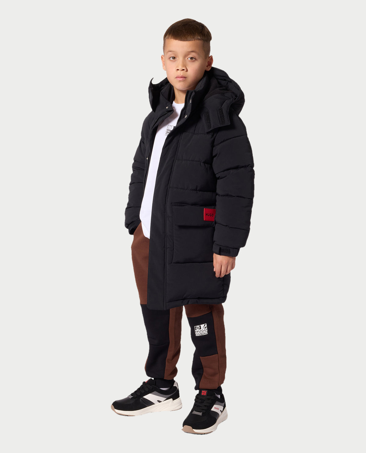 Pantaloni bambino Hugo jogger in morbido tessuto felpato 