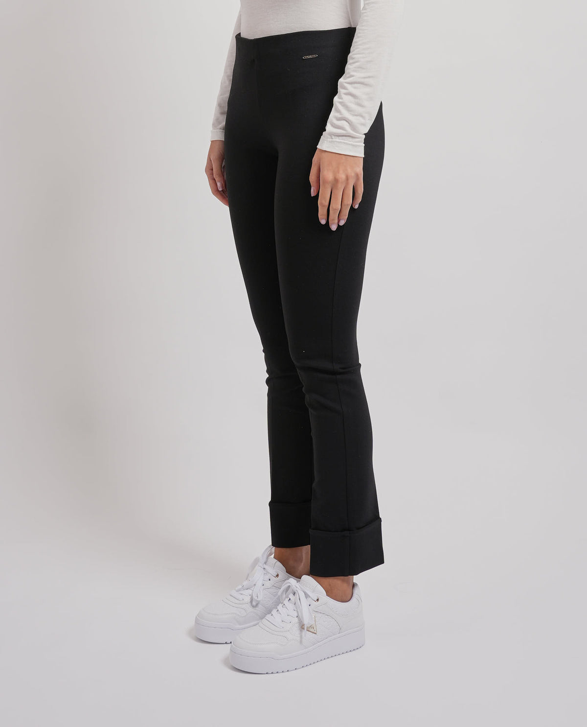 Pantaloni donna MDM slim fit con risvolto 