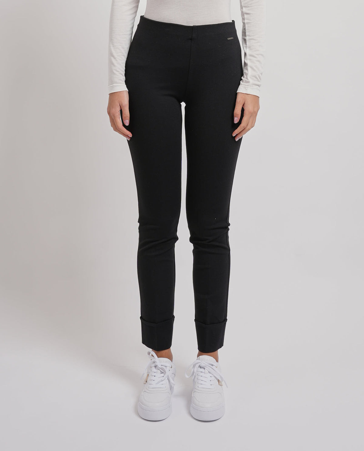Pantaloni donna MDM slim fit con risvolto 