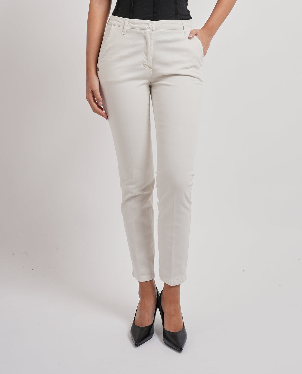 Pantaloni donna Manila Grace modello sartoriale 