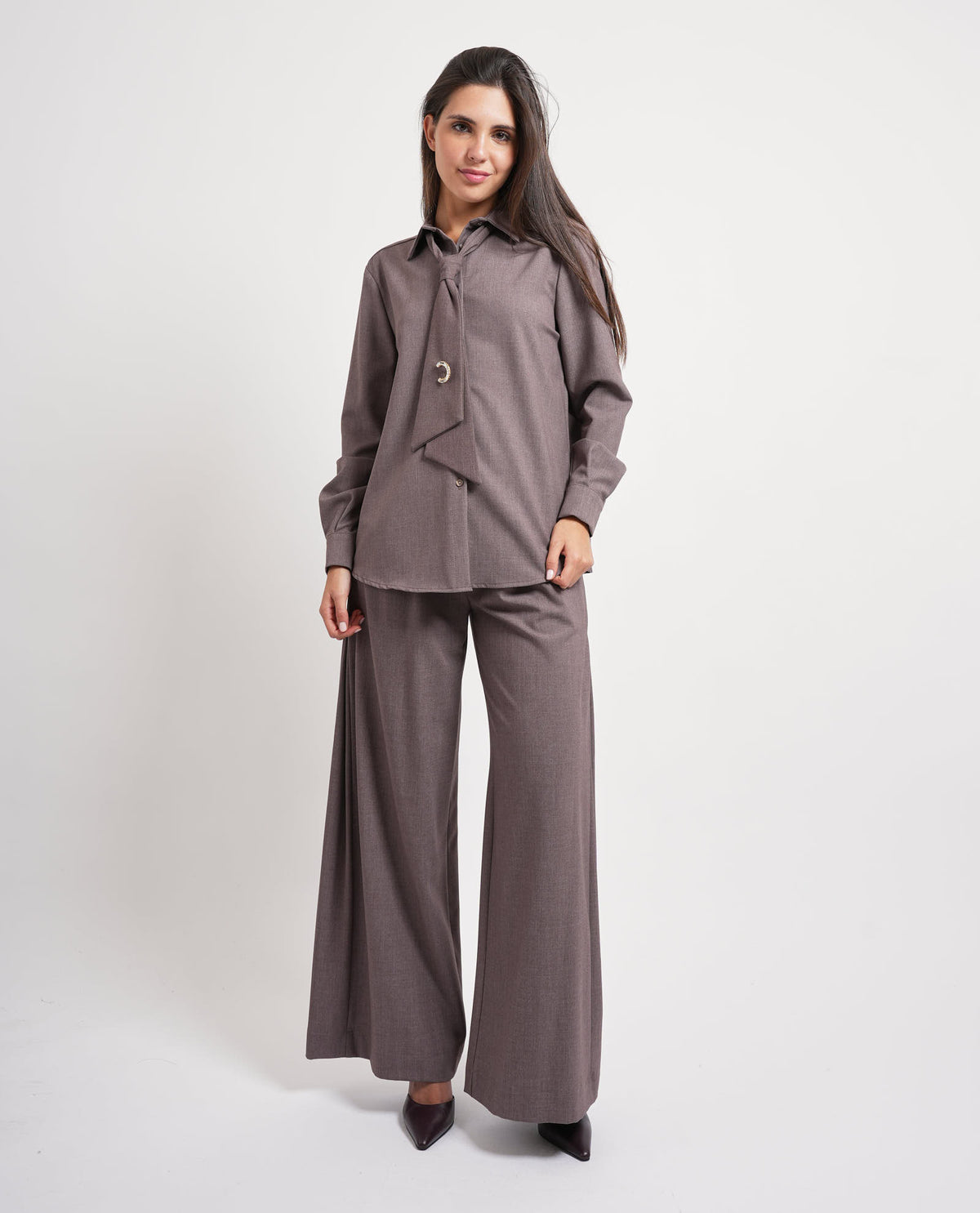 Pantaloni con pinces donna Mayley e gamba larga 