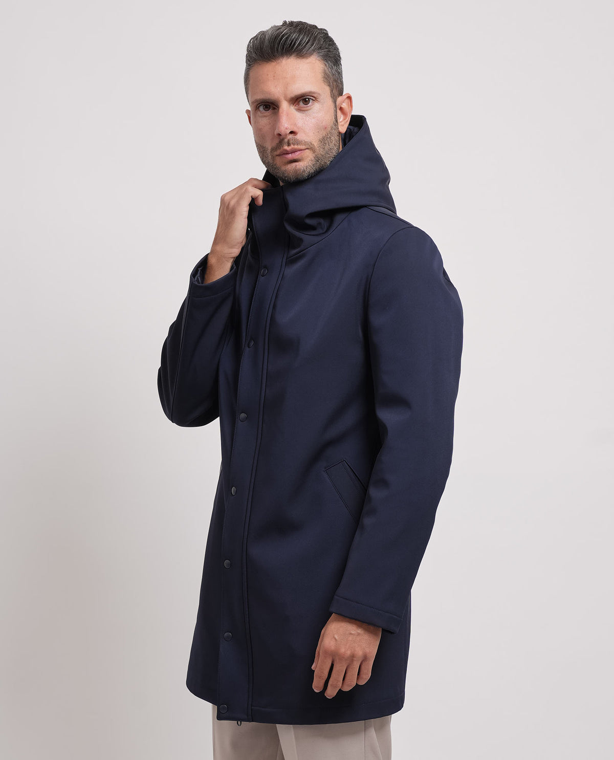 Cappotto lungo uomo di Mulish a collo alto 