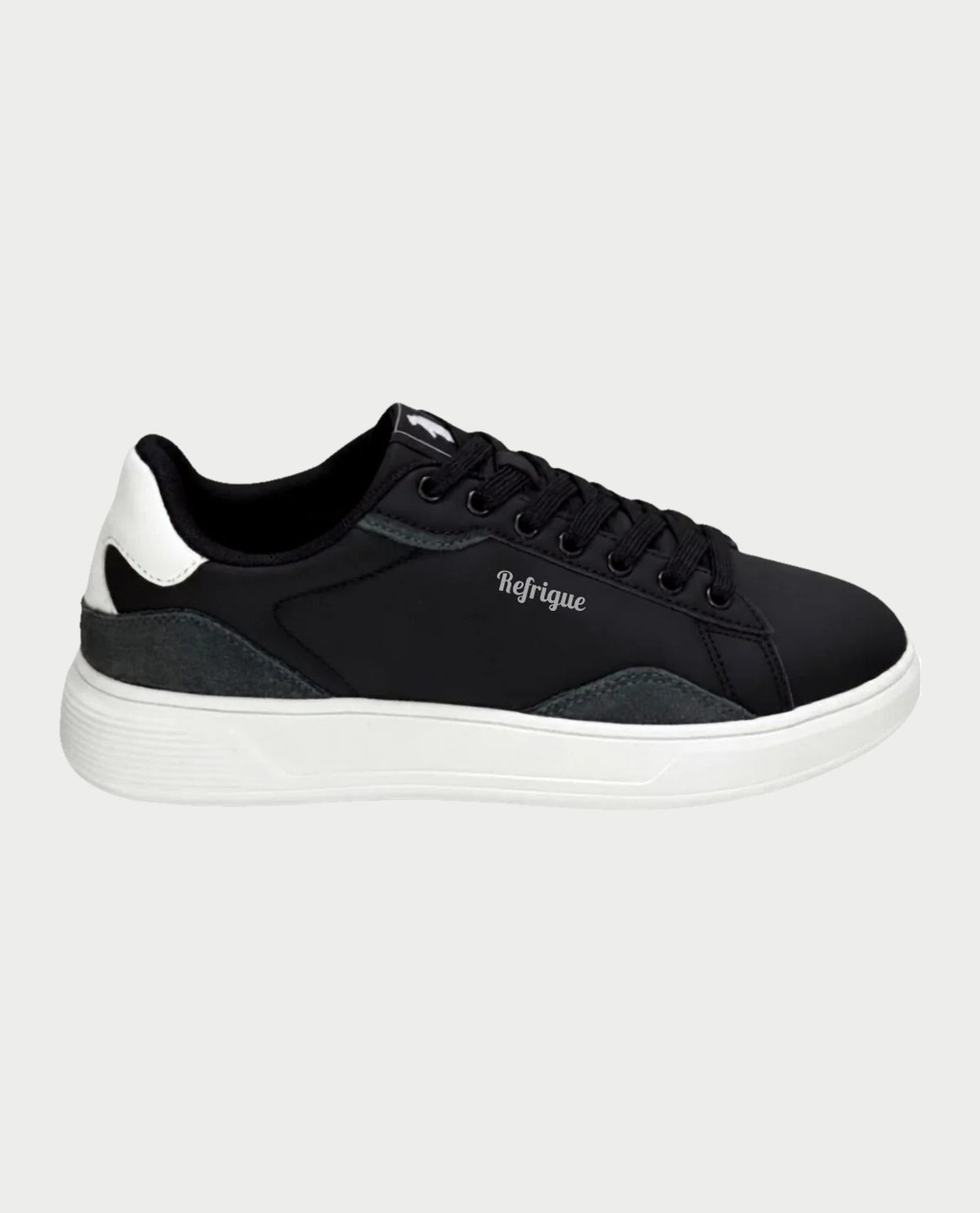 Sneakers uomo Refrigue con logo sul tallone 