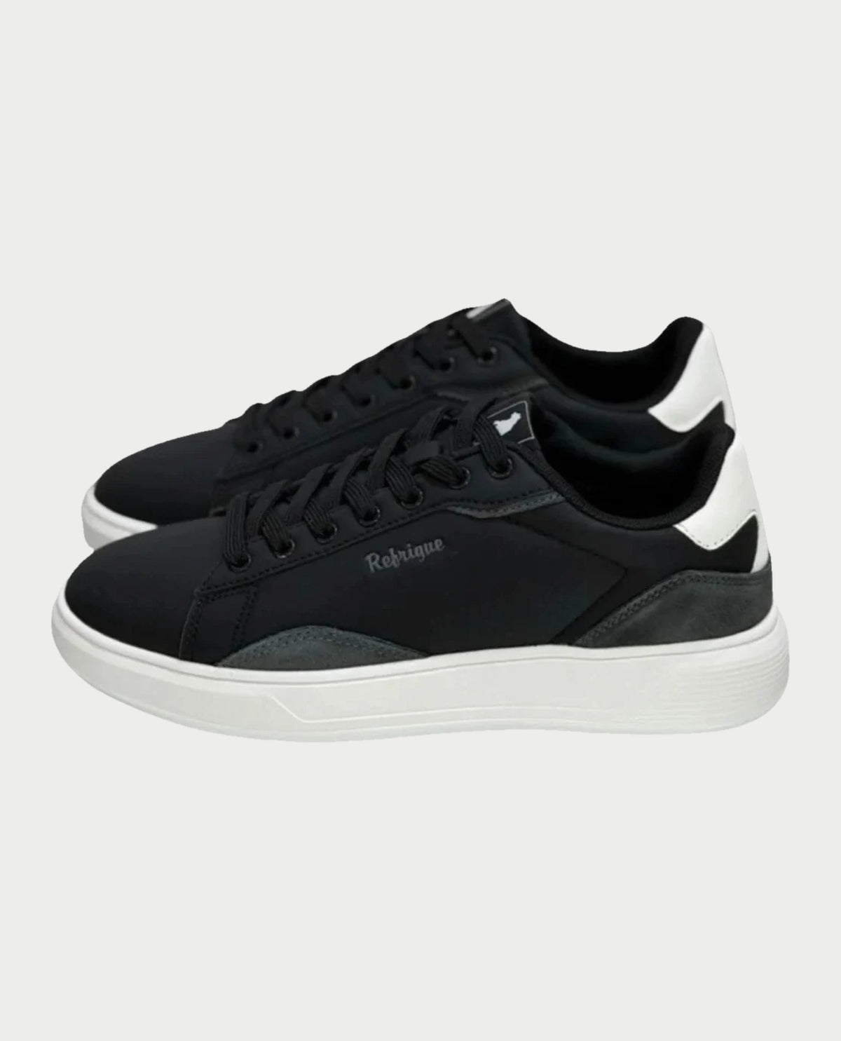 Sneakers uomo Refrigue con logo sul tallone 