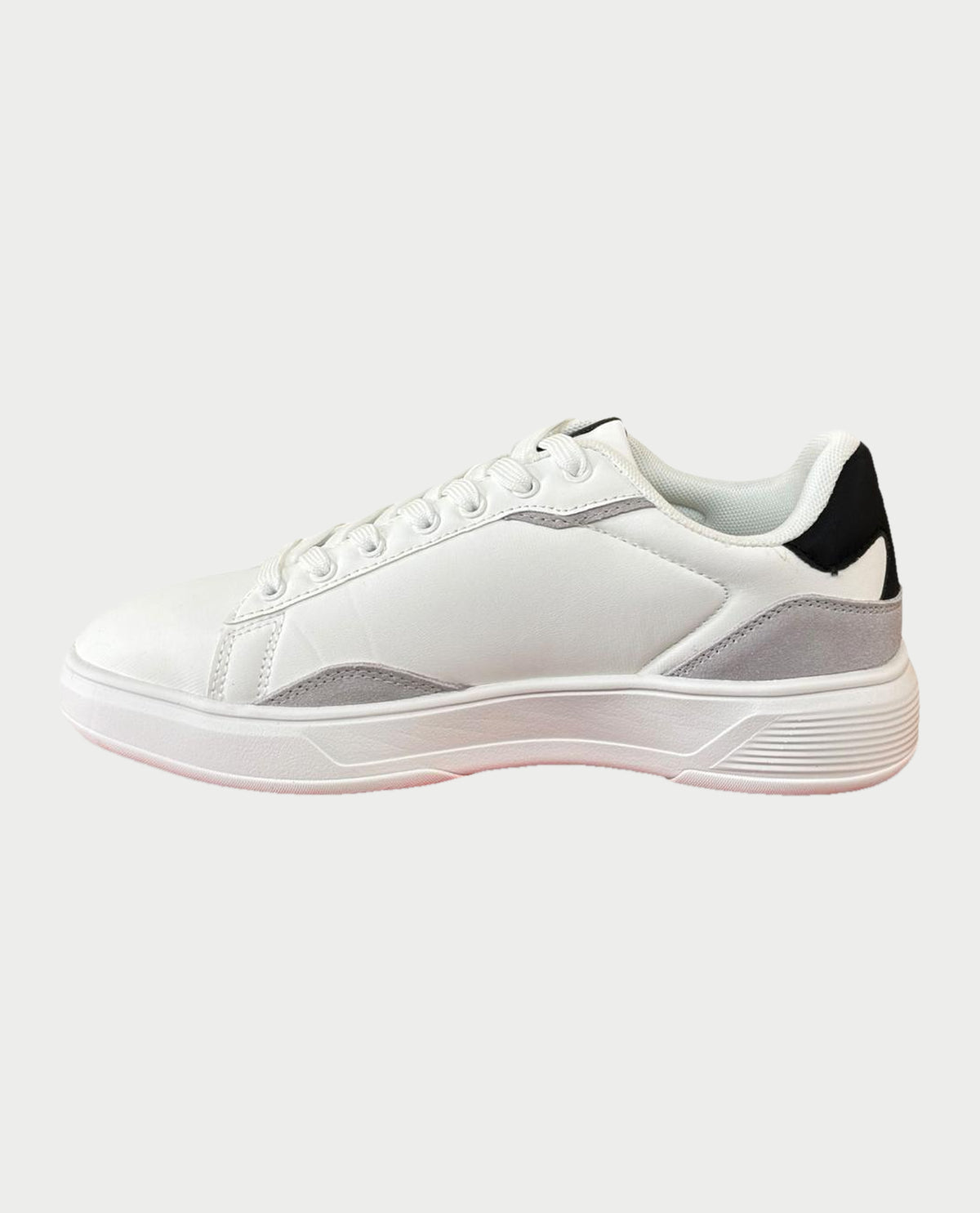 Sneakers uomo Refrigue con logo sul tallone 