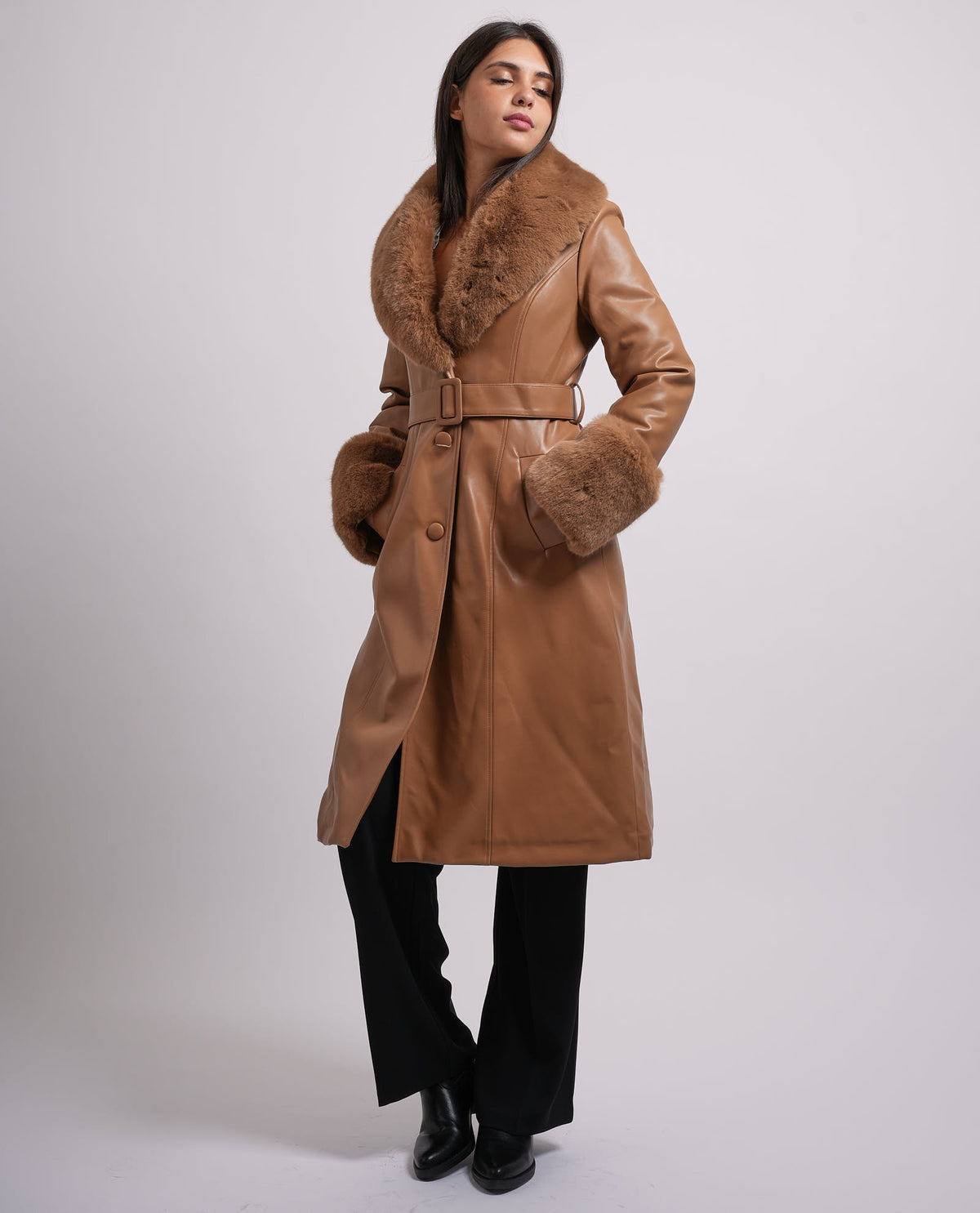Cappotto donna Relish con collo e polsi in ecopelliccia 