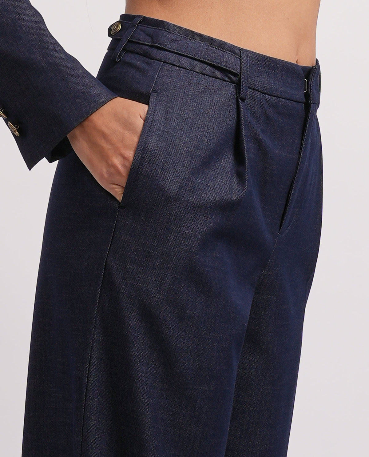 Pantaloni donna Relish con pinces e alette 