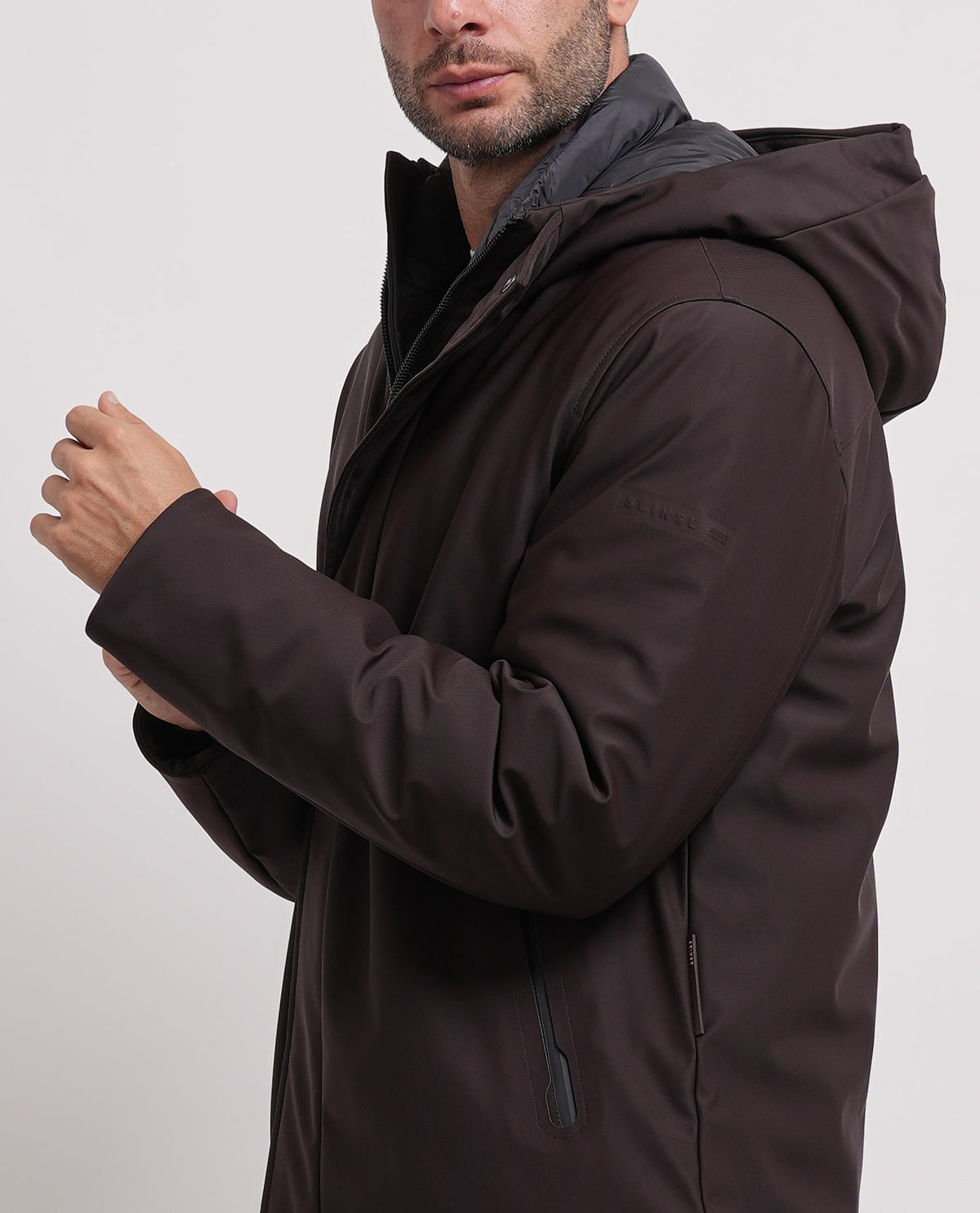 Giubbotto uomo Seinse con cappuccio e zip nascosta 