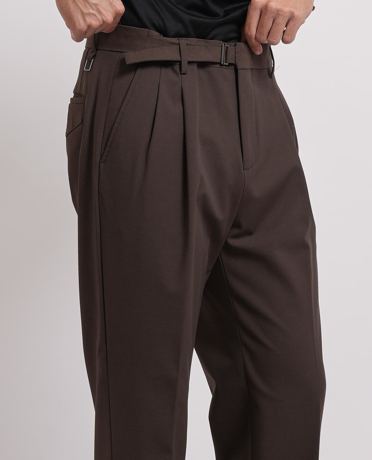 Pantaloni uomo Seinse con pinces e cinturino 