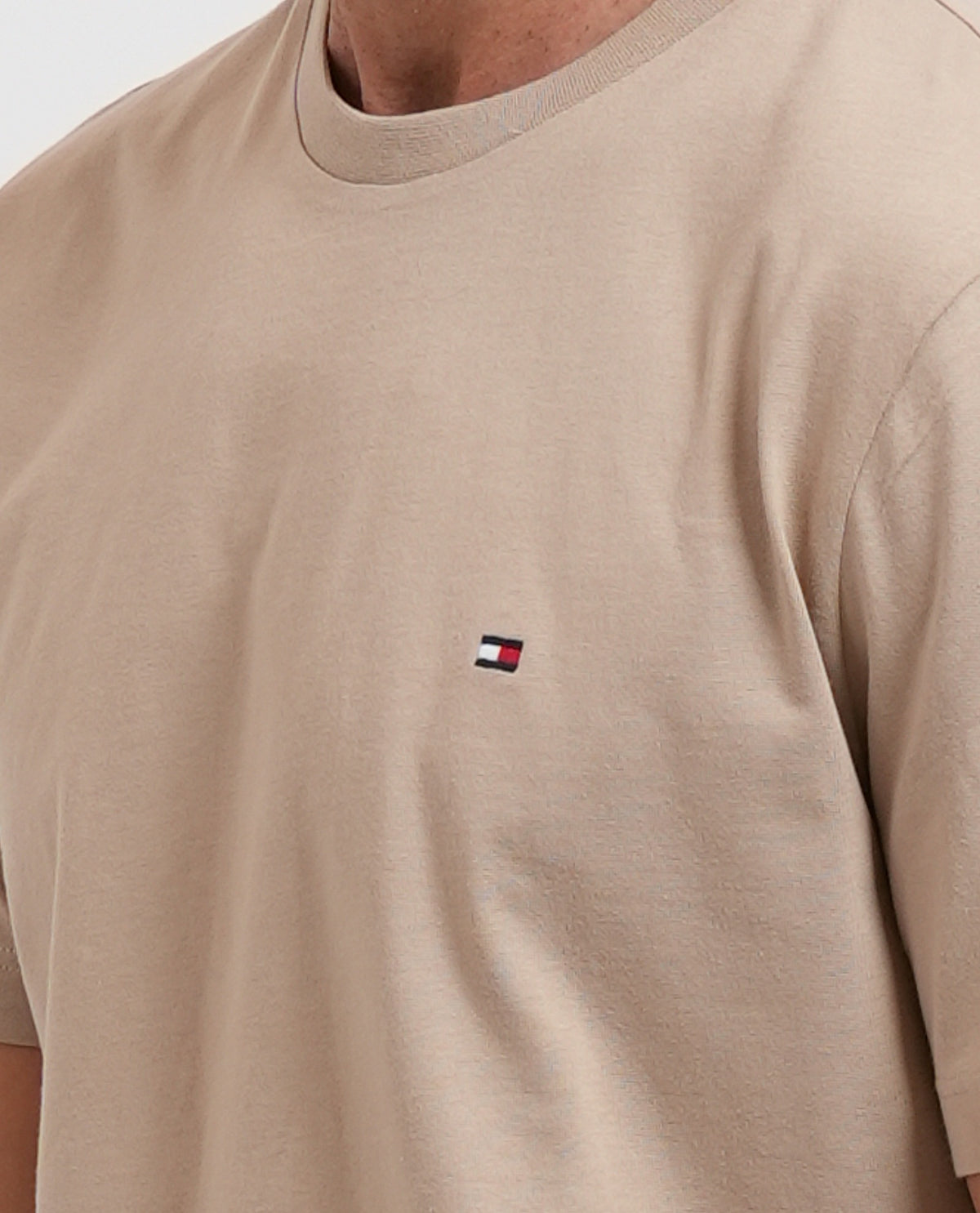 T-shirt girocollo uomo Tommy Hilfiger con bandierina 