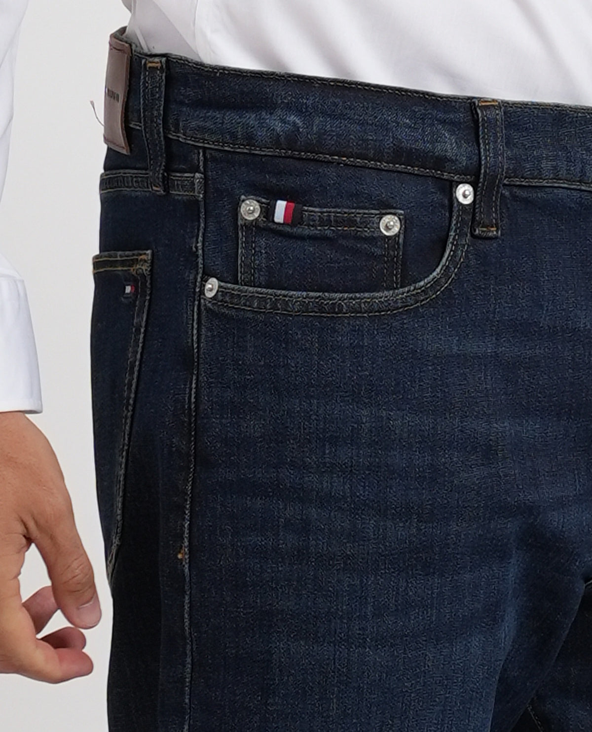 Jeans in lavaggio scuro Tommy Hilfiger uomo 