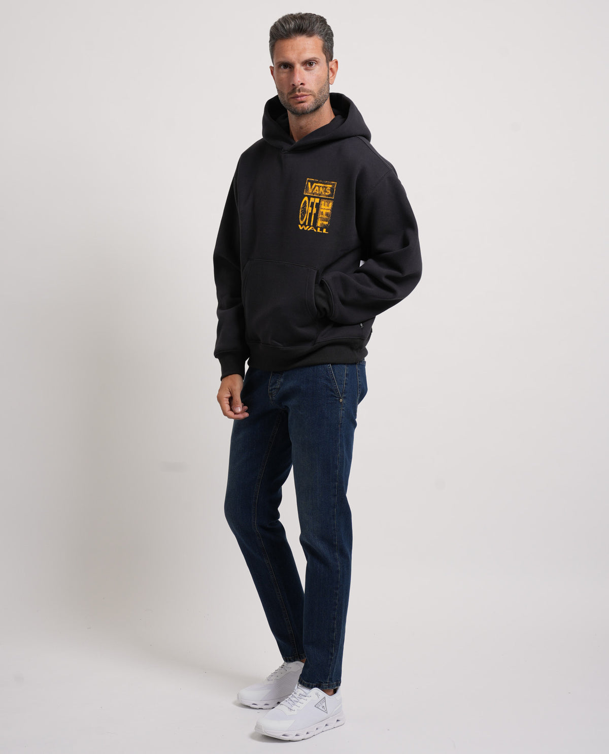 Felpa uomo Vans con maxi logo sul retro 