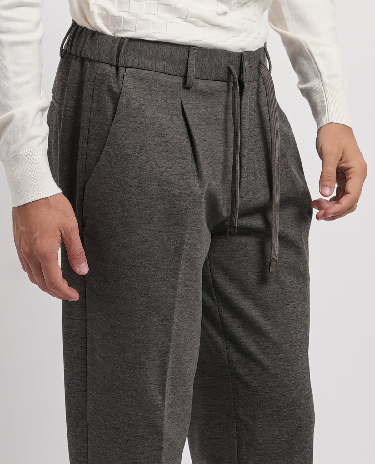 Pantaloni uomo Yes Zee con pinces e laccetto 