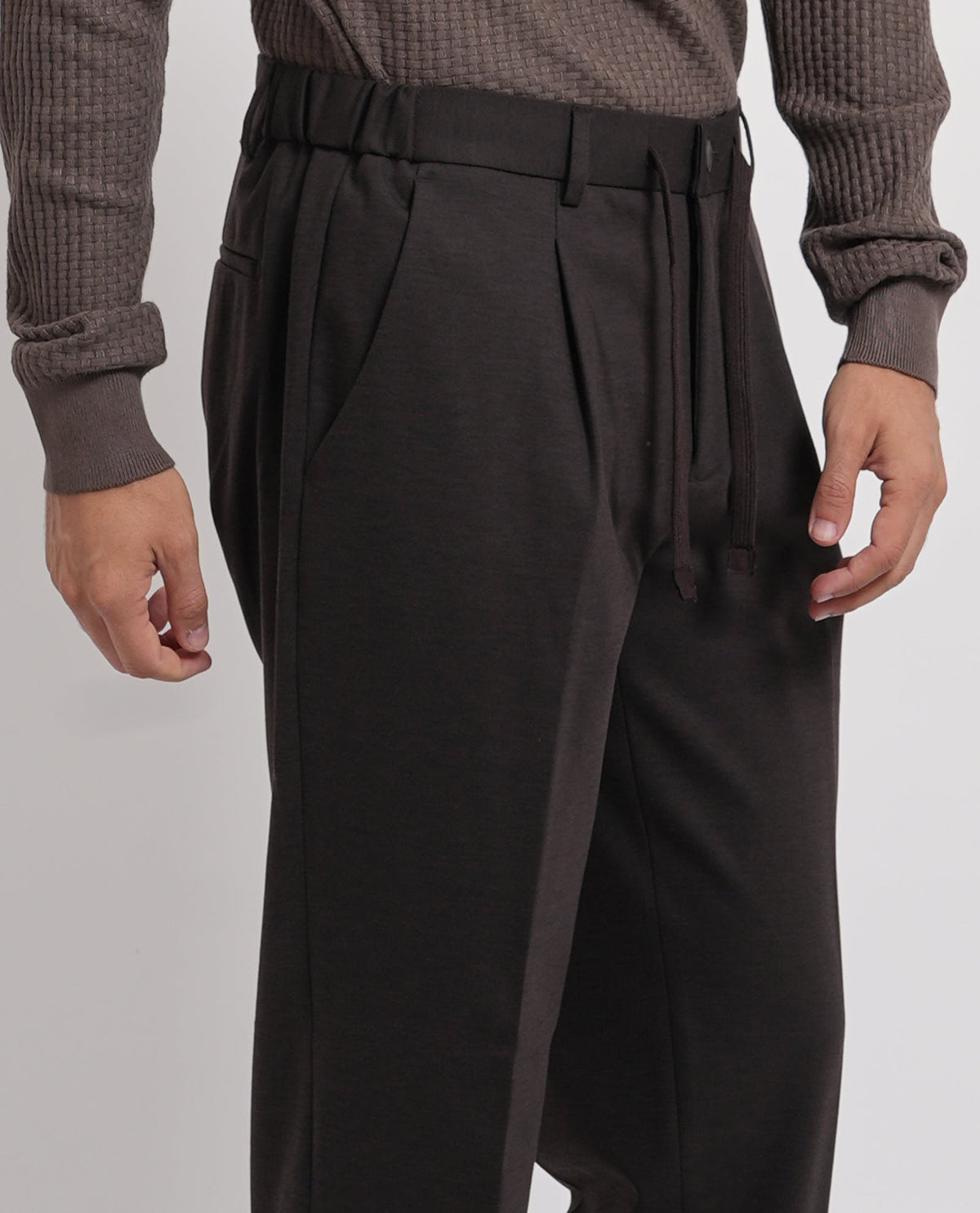 Pantaloni uomo Yes Zee con pinces e laccetto 