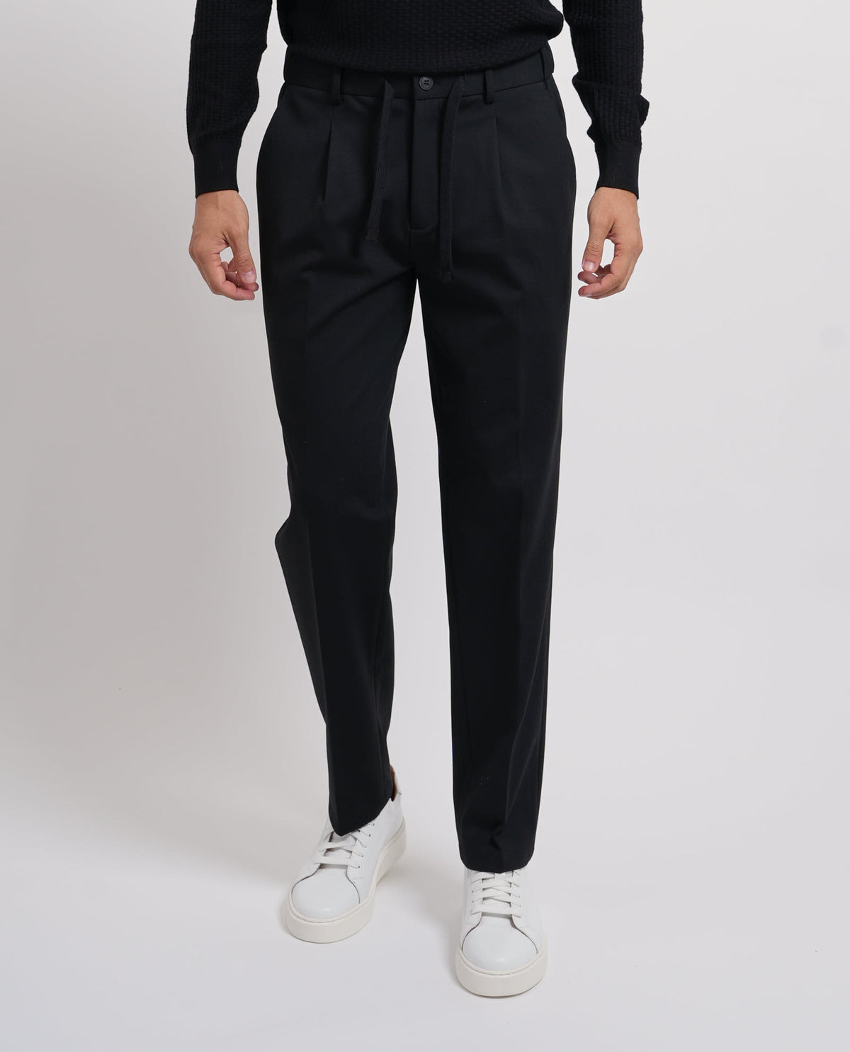Pantaloni uomo Yes Zee con pinces e laccetto 