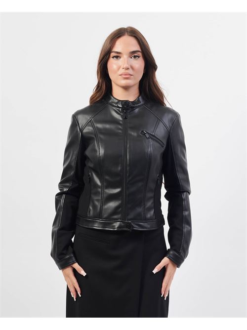 Devinez la veste en tissu noir avec poche de poitrine GUESS | W4YL04-WE480JBLK