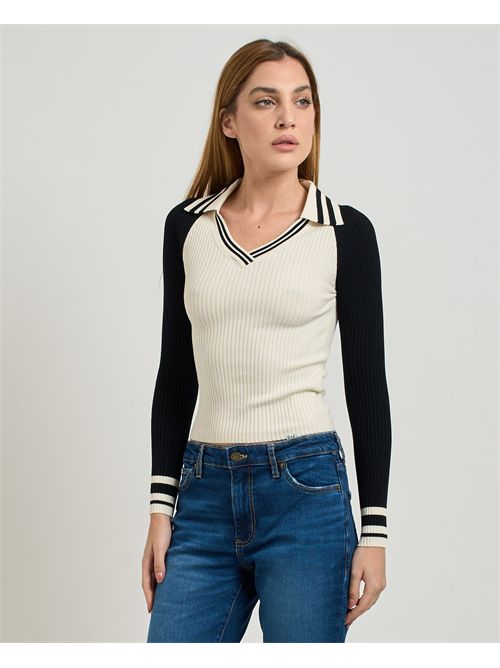 Maglione donna Guess Jeans con scollo a V GUESS | W5YR54-Z3P32FJ8J